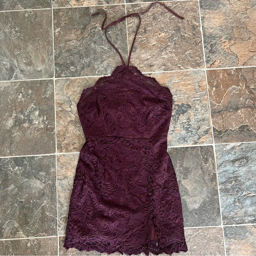 Tobi burgundy lace bodycon dress